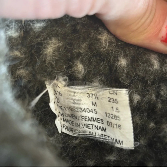 Clark’s women’s black insulated pull on winter snow rain boots in size 7 - Picture 9 of 10